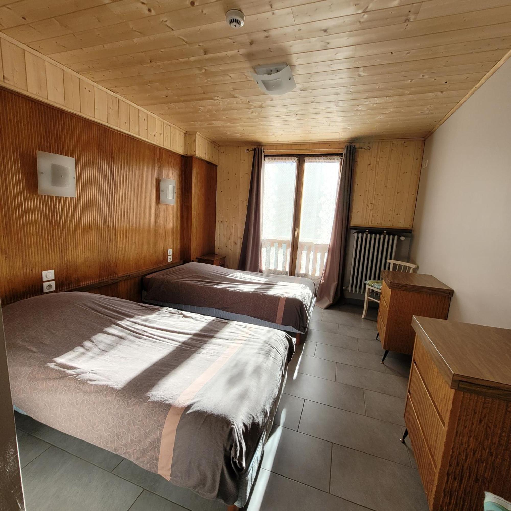 Hotel Du Lac Des Corbeaux 拉布雷斯 外观 照片